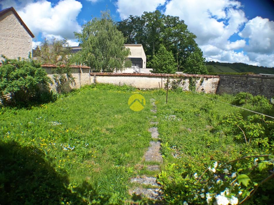 MAISON AVEC JARDIN-COUR-GARAGE