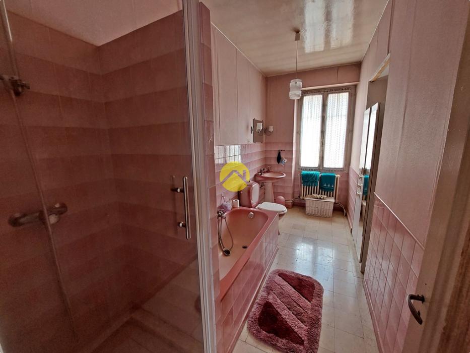 MAISON AVEC JARDIN-COUR-GARAGE