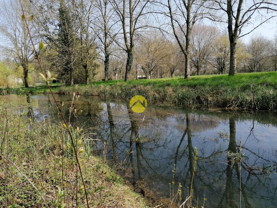 Immeuble dans Bourg 9km La Cha