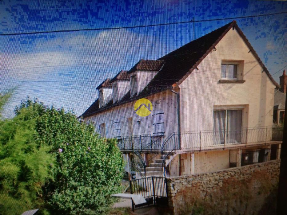 BELLE  MAISON DE FAMILLE 