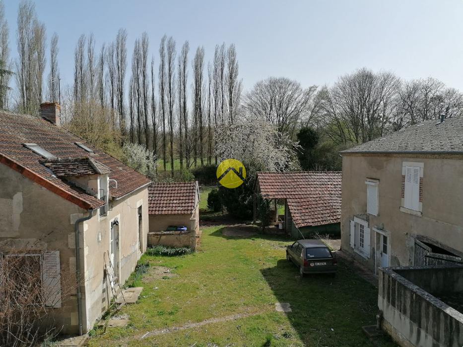 Immeuble dans Bourg 9km La Cha