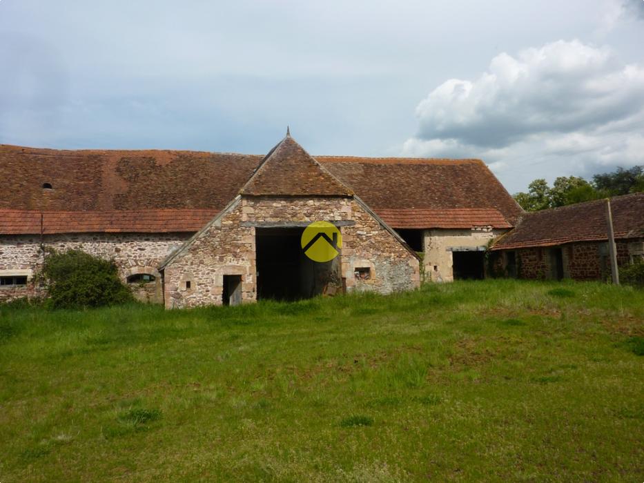 CORPS DE FERME SUR 8984 M2