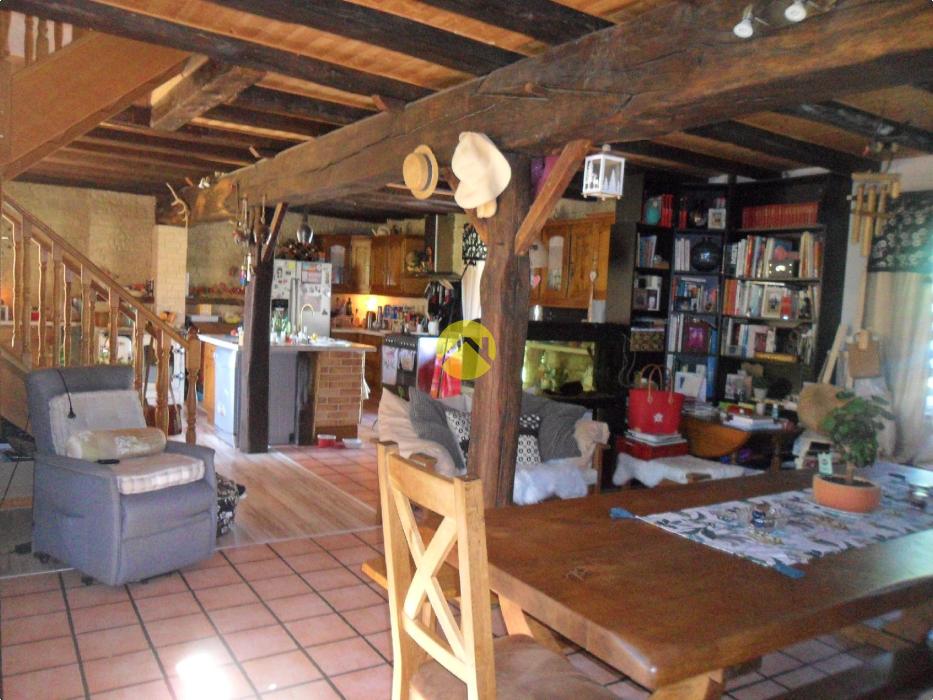 CHARMANTE PROPRIETE SUR 1 HA