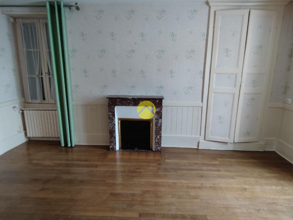 MAISON CTRE VILLE AVEC TERRAIN