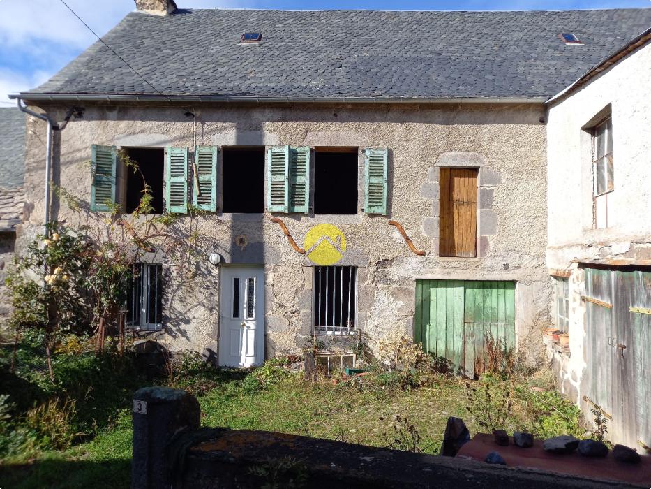 Corps de ferme à rénover.