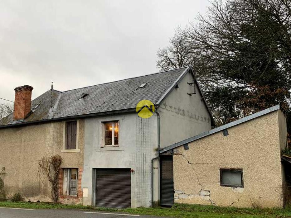 MAISON  AVEC TERRAIN 6300 M²