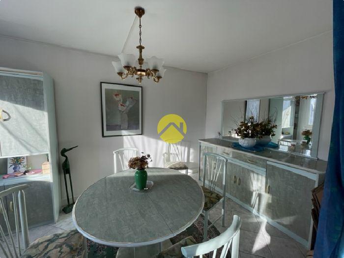 APPARTEMENT  AVEC BALCON 