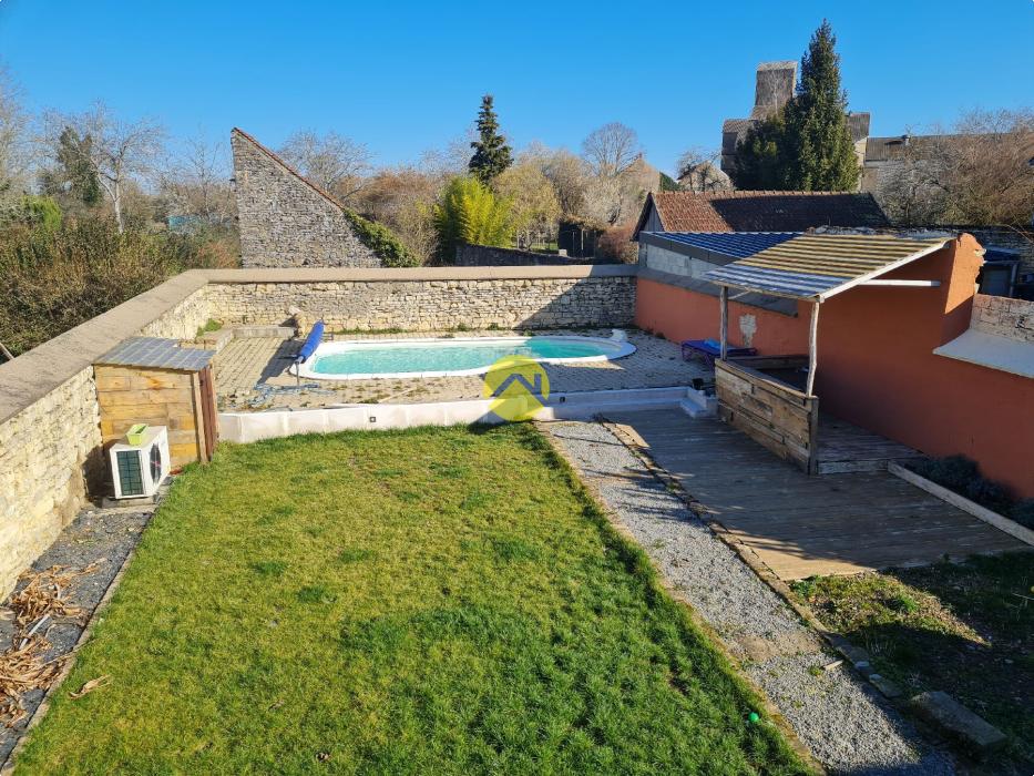 piscine et jardin en ville