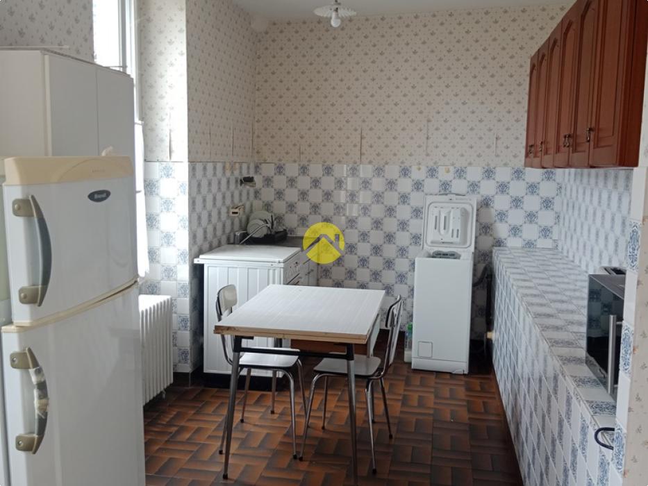 Charme et authenticité : Maison de pierre à rénover