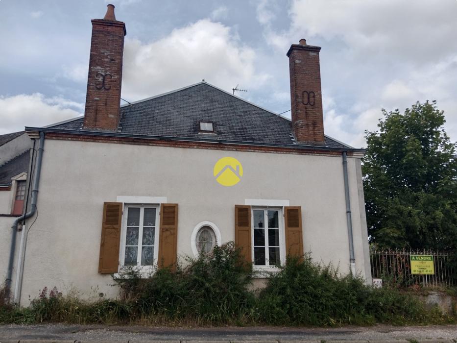 Charme et authenticité : Maison de pierre à rénover