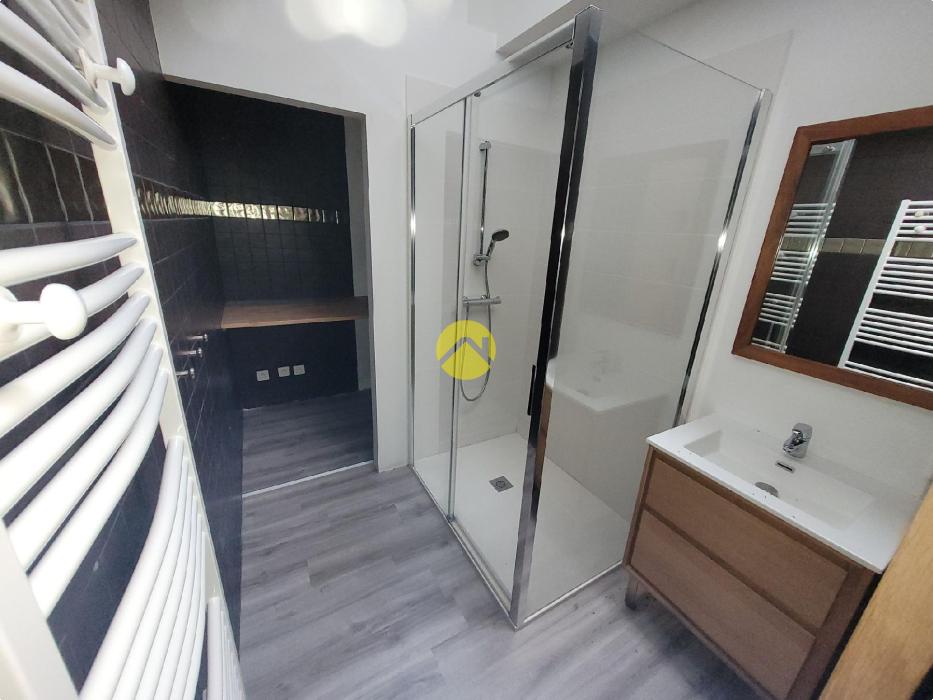 maison 3 chambres .  