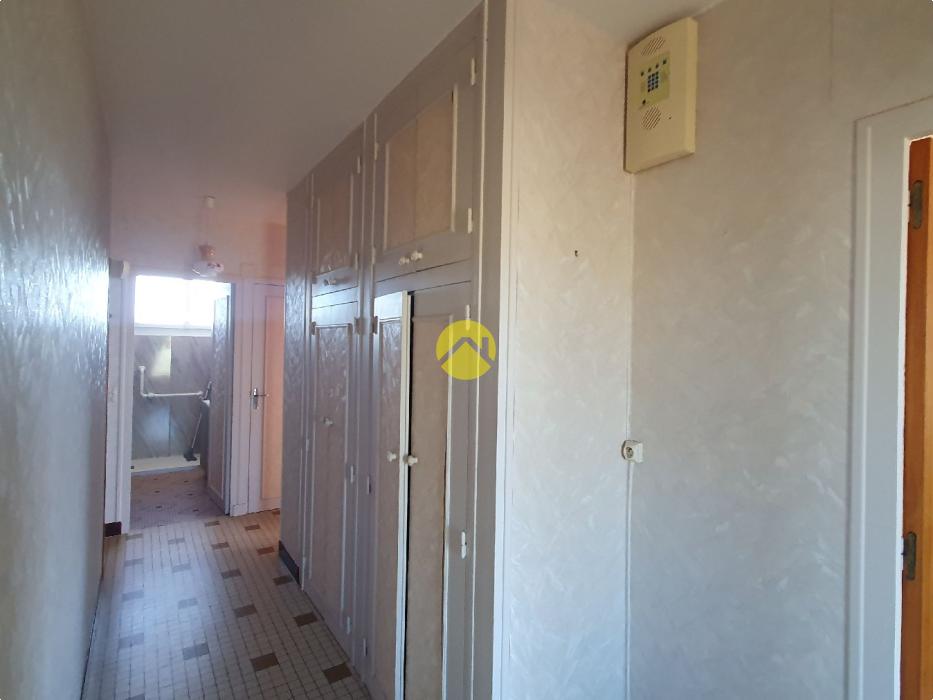 2 MAISONS, GRAND TERRAIN 