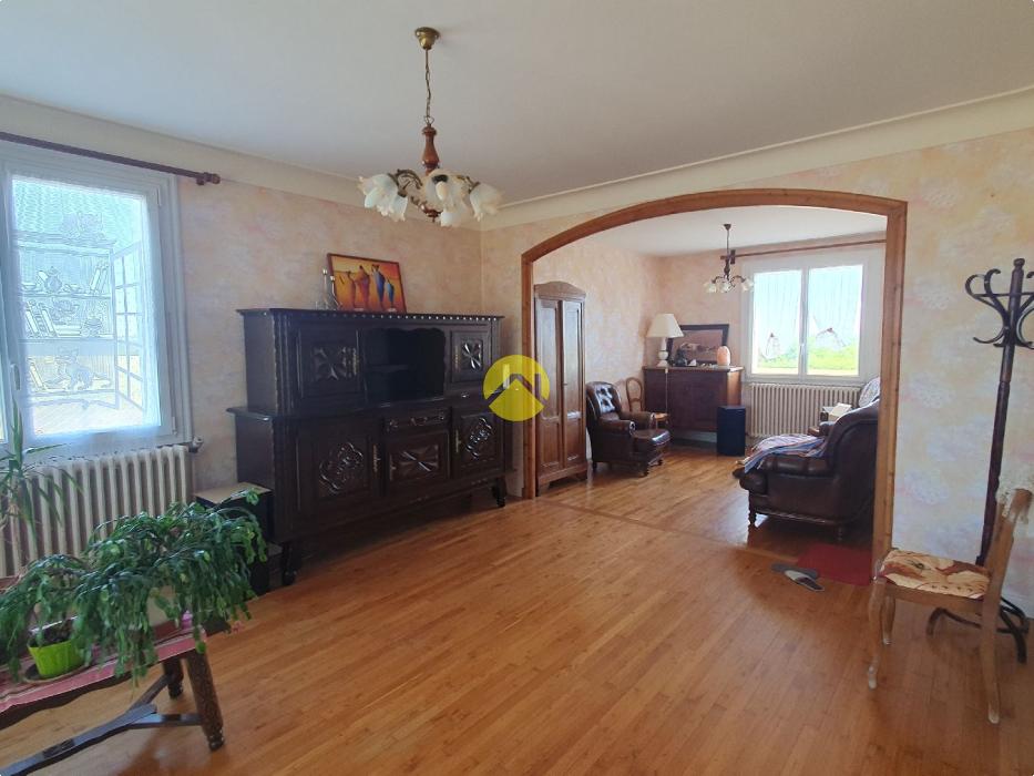 2 MAISONS, GRAND TERRAIN 