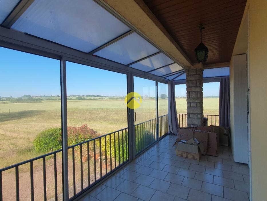 2 MAISONS, GRAND TERRAIN 