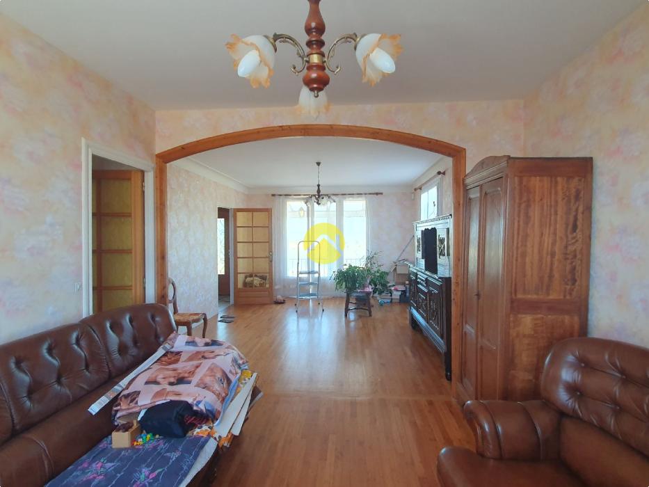 2 MAISONS, GRAND TERRAIN 