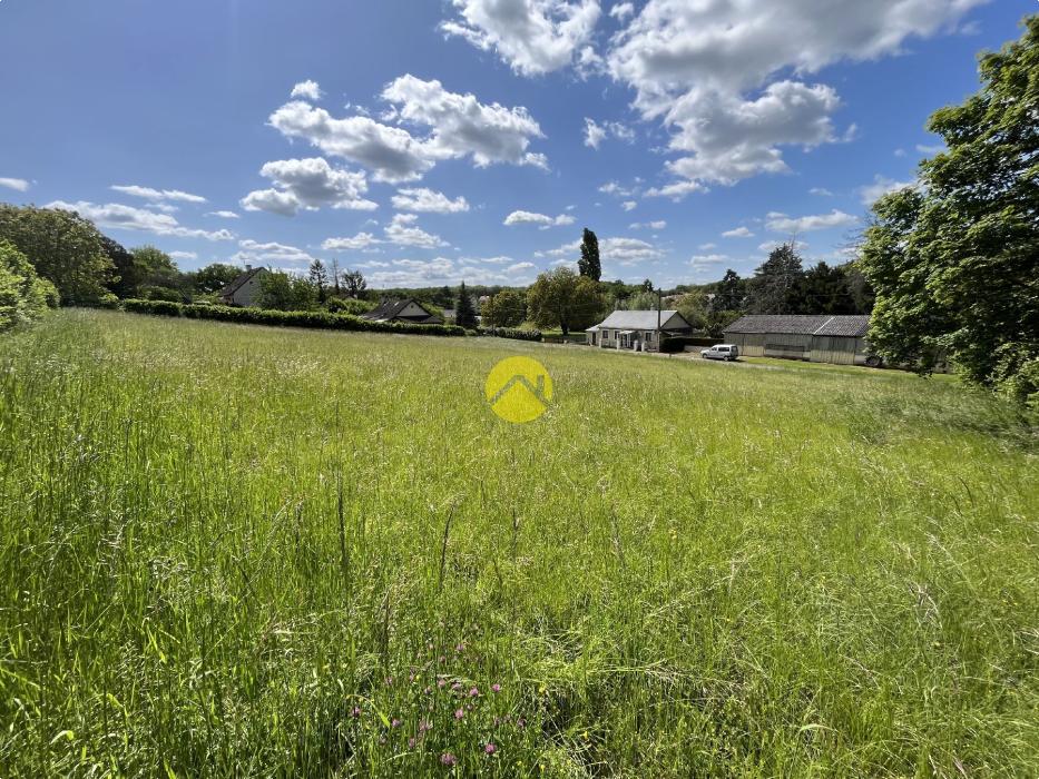 Terrain constructible 3 065m²