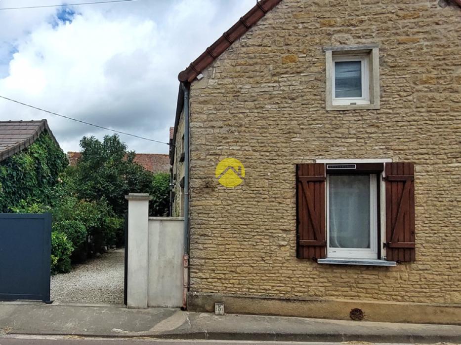 MAISON AVEC DÉPENDANCES
