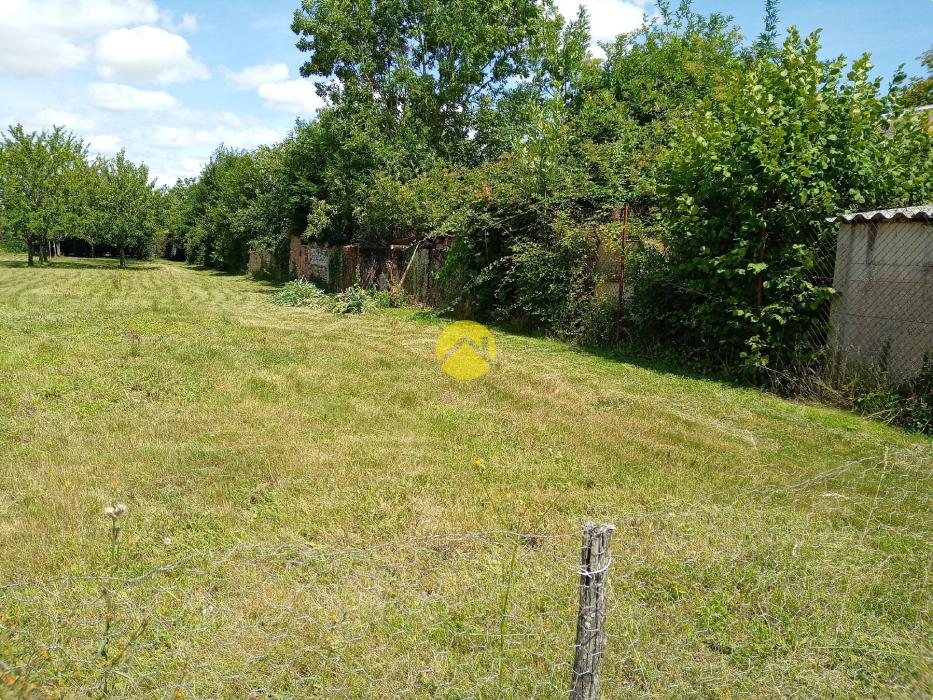 Terrain constructible 1233 m²