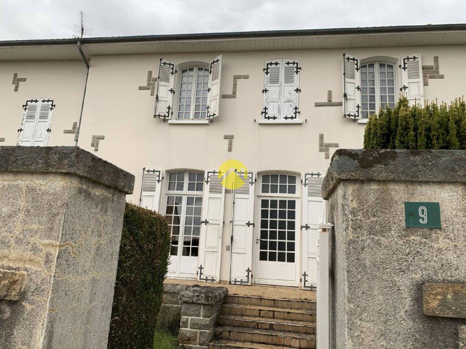 Grande maison de bourg!