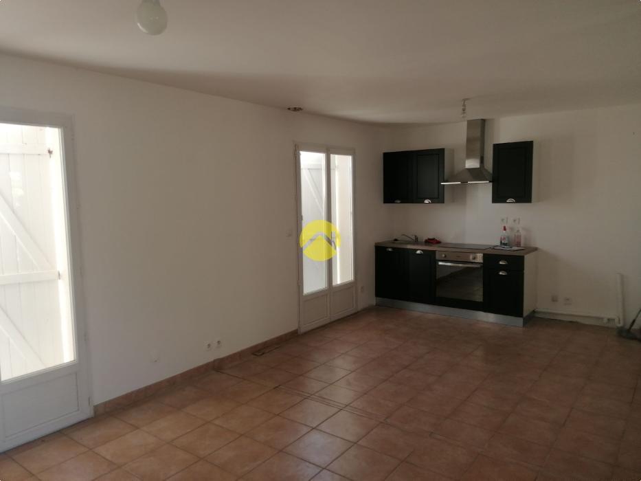 MAISON AVEC 4HA DE TERRE 