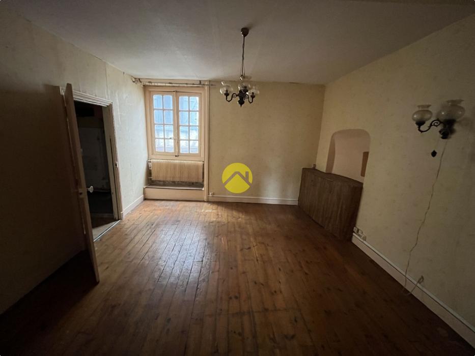 Maison de bourg gros potentiel