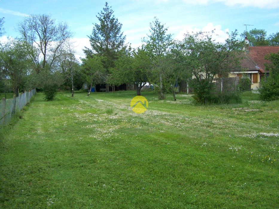 TERRAIN DE 1500 M² CLOS