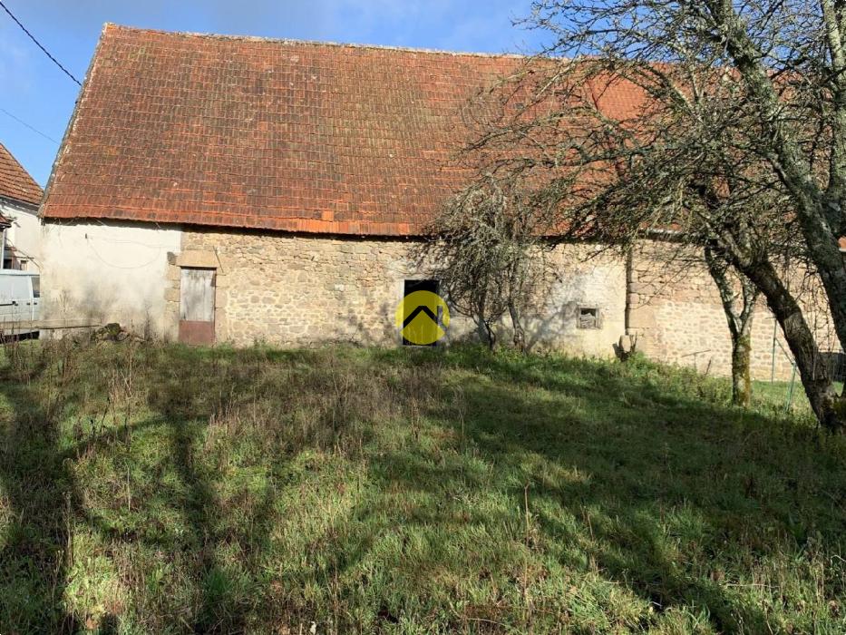 1 maison et 2 granges 