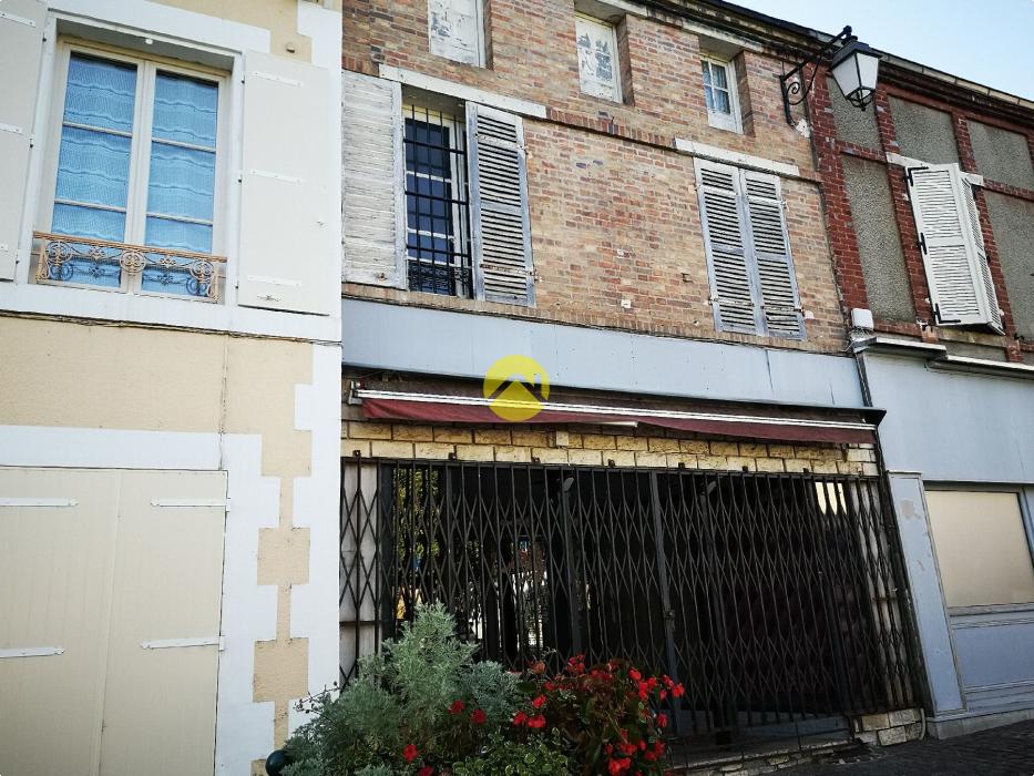 Immeuble avec boutique