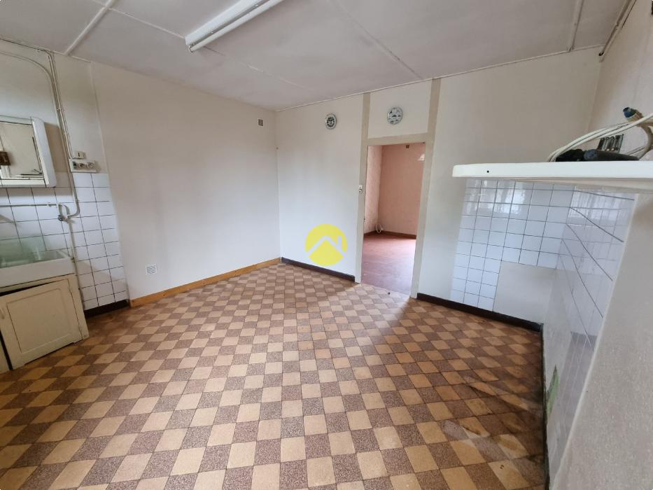 MAISON AVEC 700 M DE TERRAIN