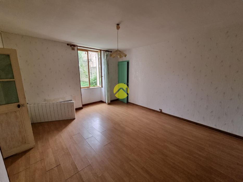 MAISON AVEC 700 M DE TERRAIN