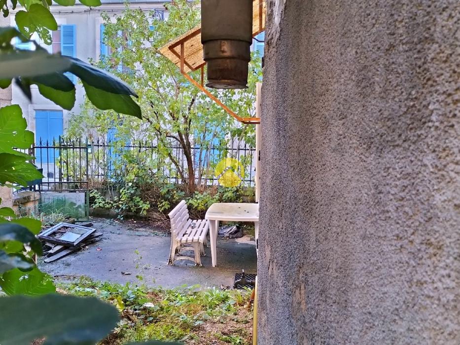 Maison avec cour