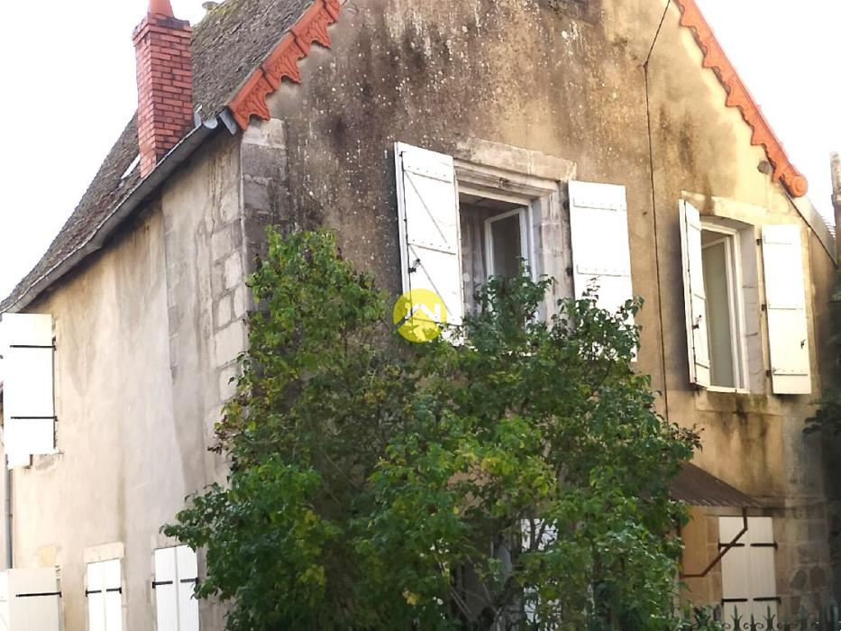 Maison dans bourg thermal