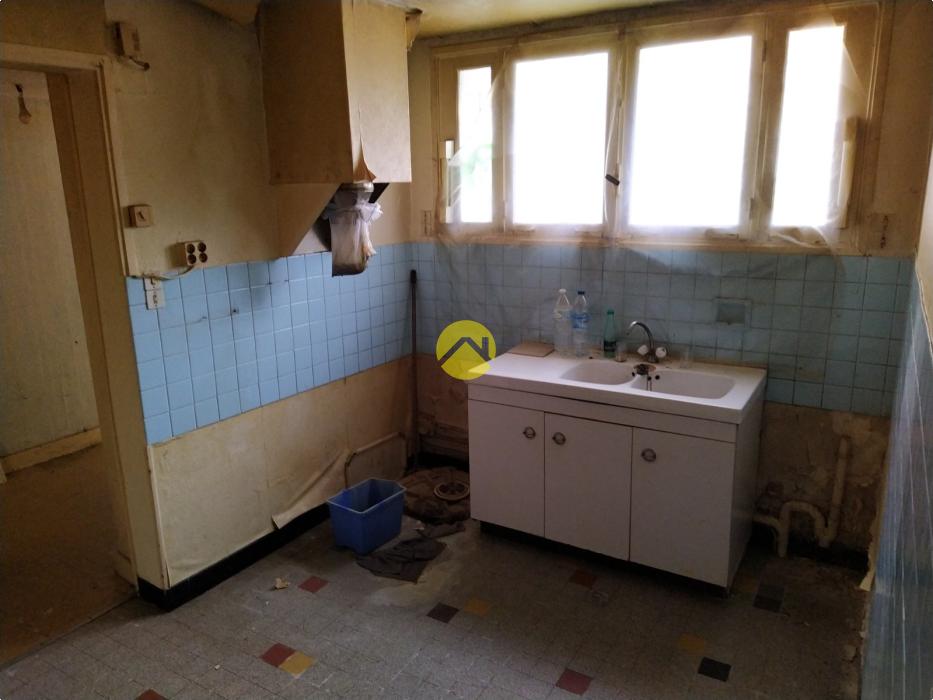 COMMERCE & HABITATION