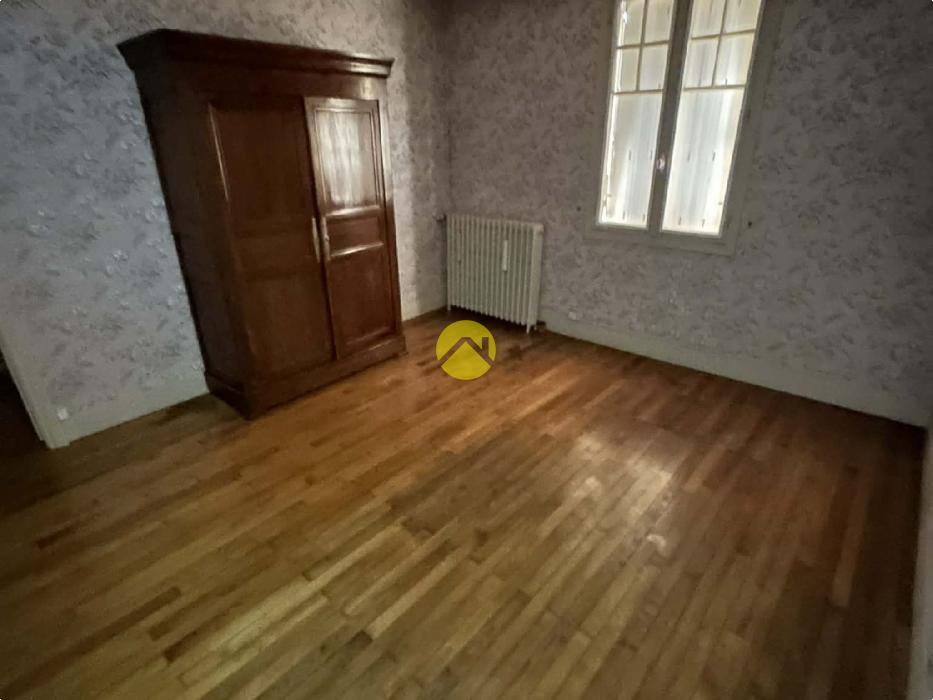 Maison proche du village et terrain