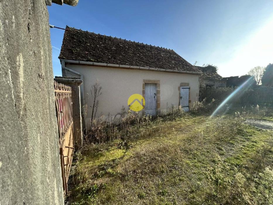 Maison proche du village et terrain