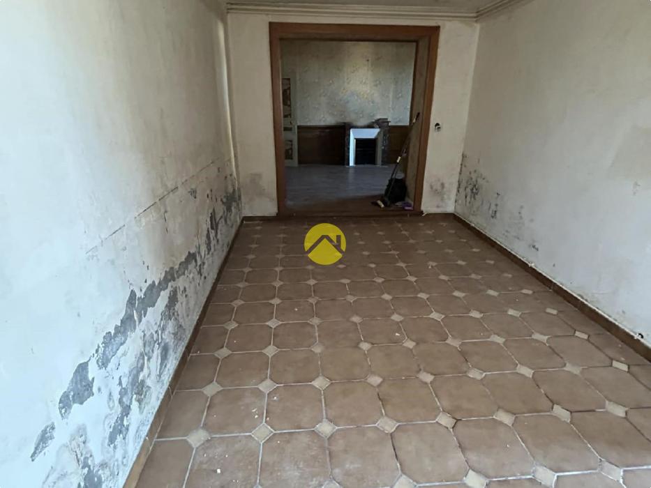 Maison proche du village et terrain