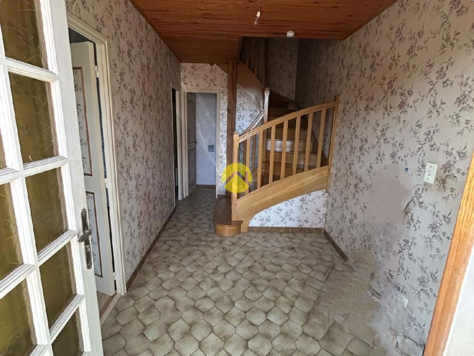 Maison proche du village et terrain