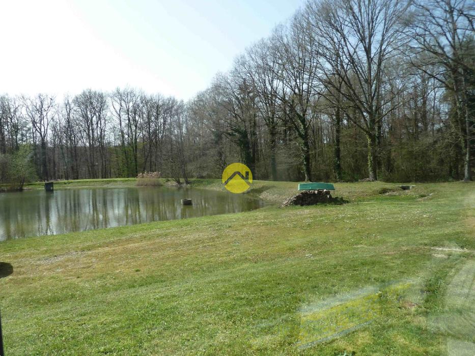 MAISON DE CAMPAGNE  FACE ETANG