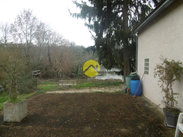 Vue sur la  rivière