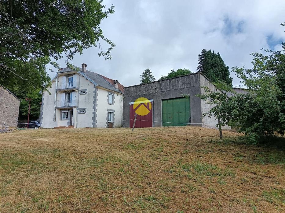Maison en campagne avec hangar 