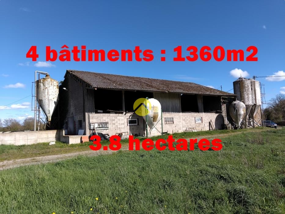 Bâtiments 1360m2  à côté de D1