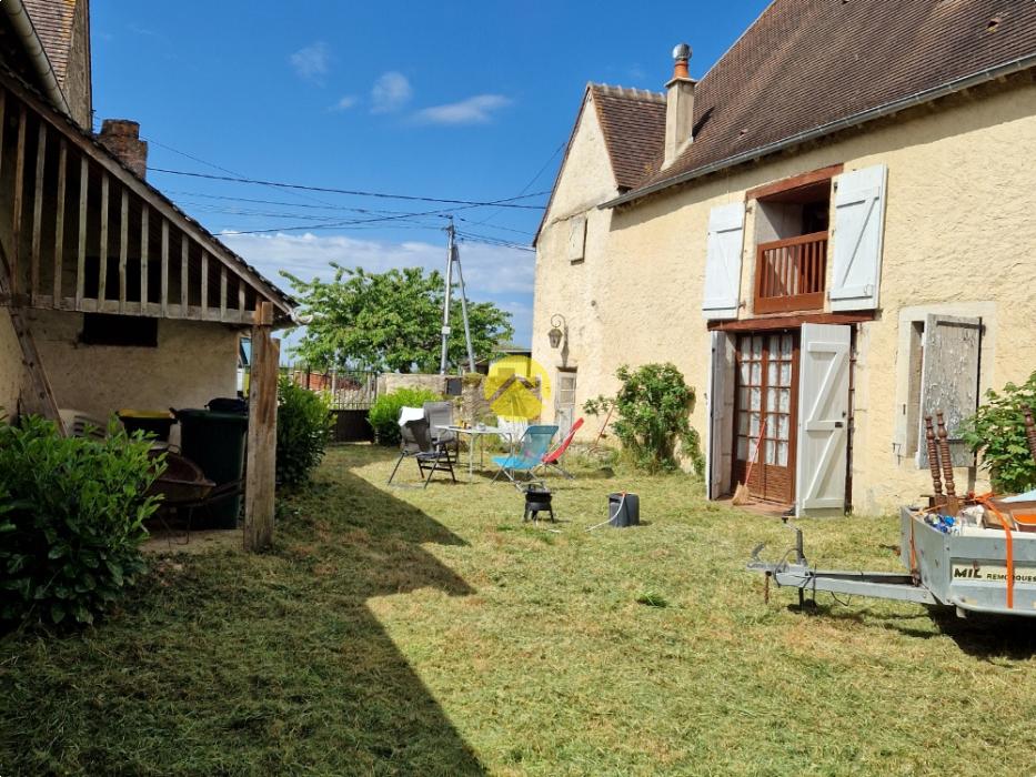 MAISON ET GRANGE ATTENANTE