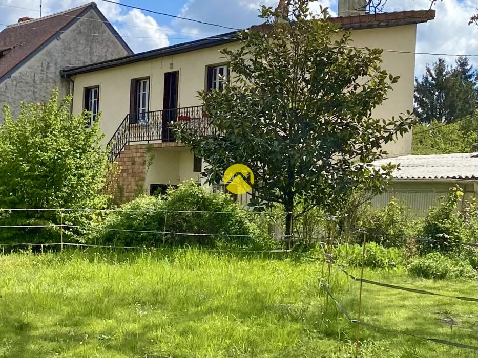 Maison sur 9870 m²  de Terrain