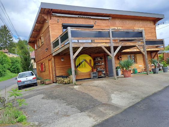 Grande maison en bois