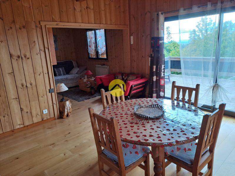Grande maison en bois