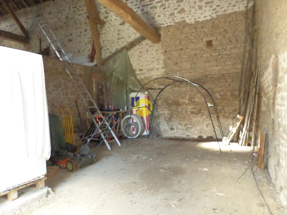 A VENDRE à ST SULPICE LE GUERETOIS