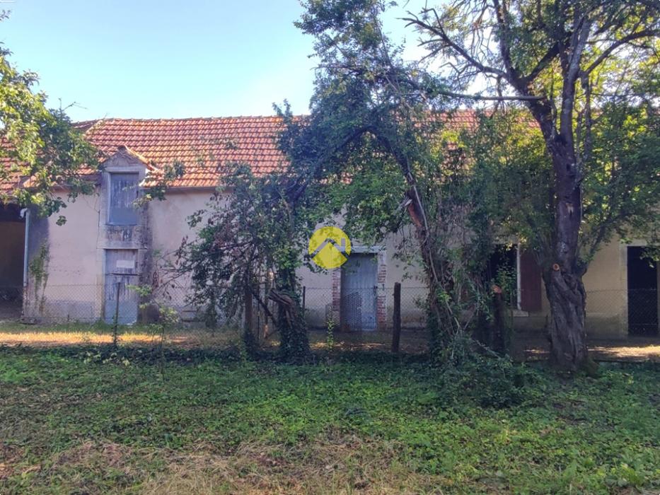 Longère à rénover 