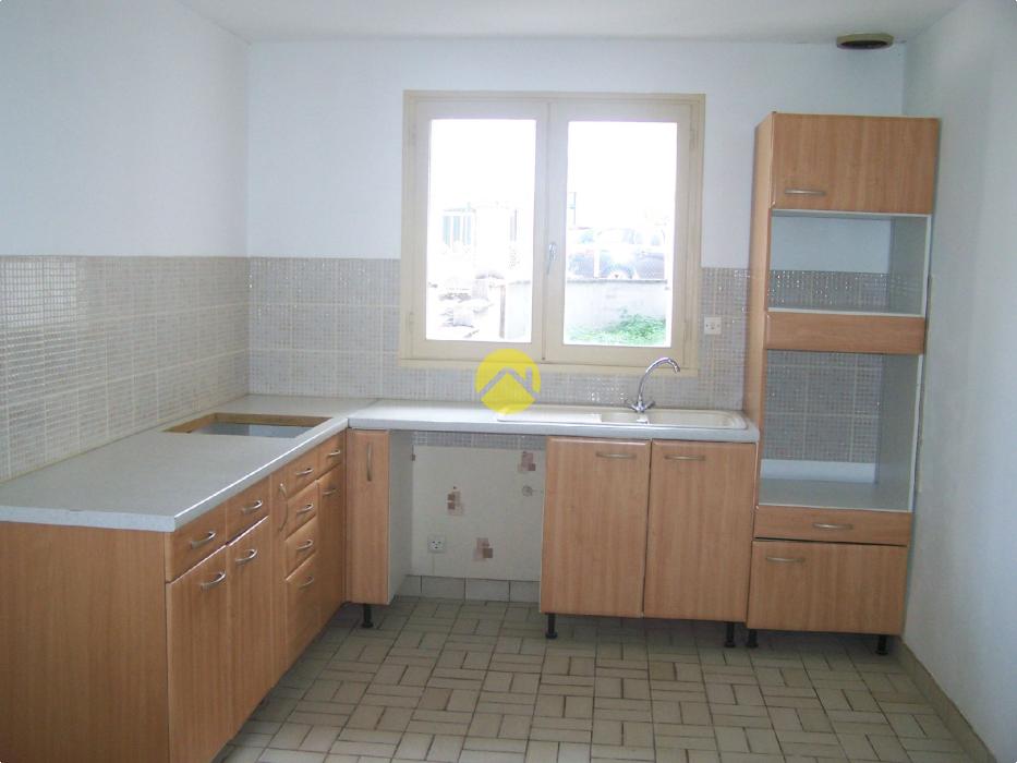 ENSEMBLE DE 3 MAISONS LOUEES