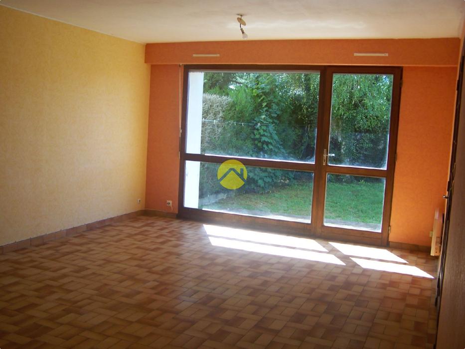 ENSEMBLE DE 3 MAISONS LOUEES