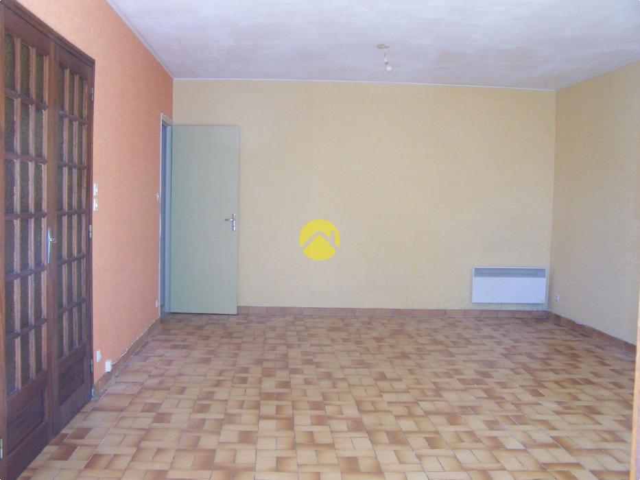 ENSEMBLE DE 3 MAISONS LOUEES